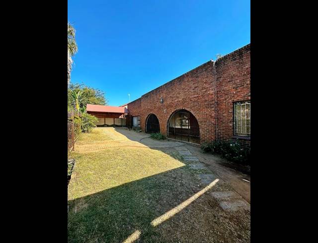 3 BEDROOM HOUSE FOR SALE IN WEST ACRES EXT 8